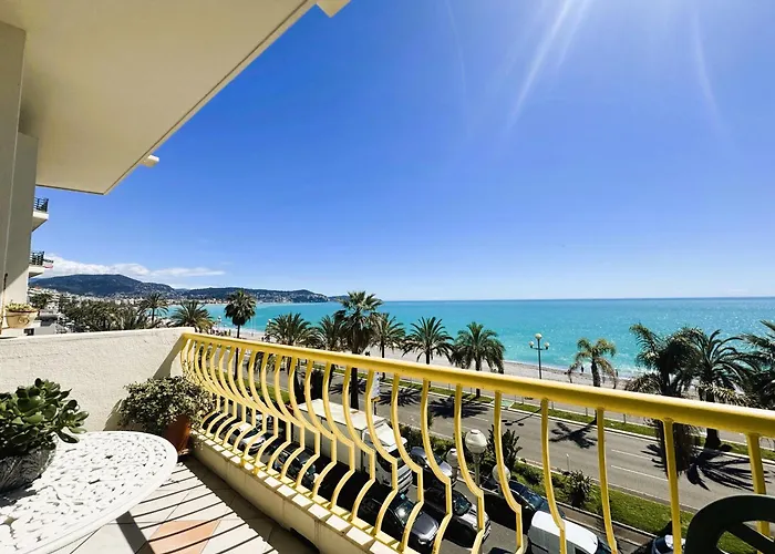 Appartement 2 Pieces Avec Terrasse Et Vue Mer