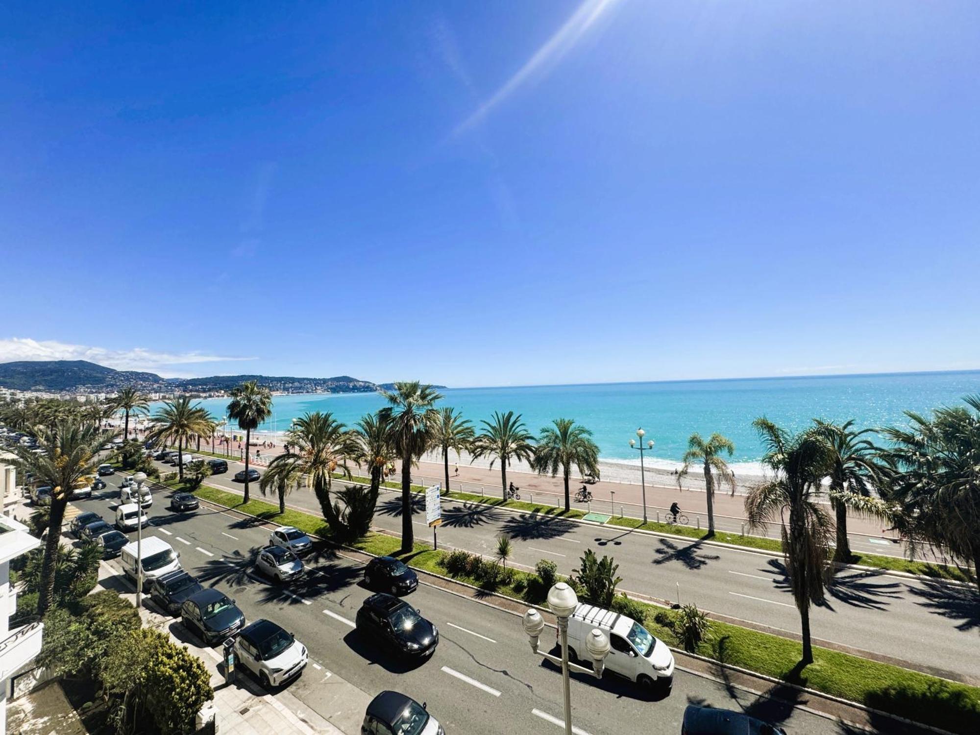 2 Pieces Avec Terrasse Et Vue * Nizza