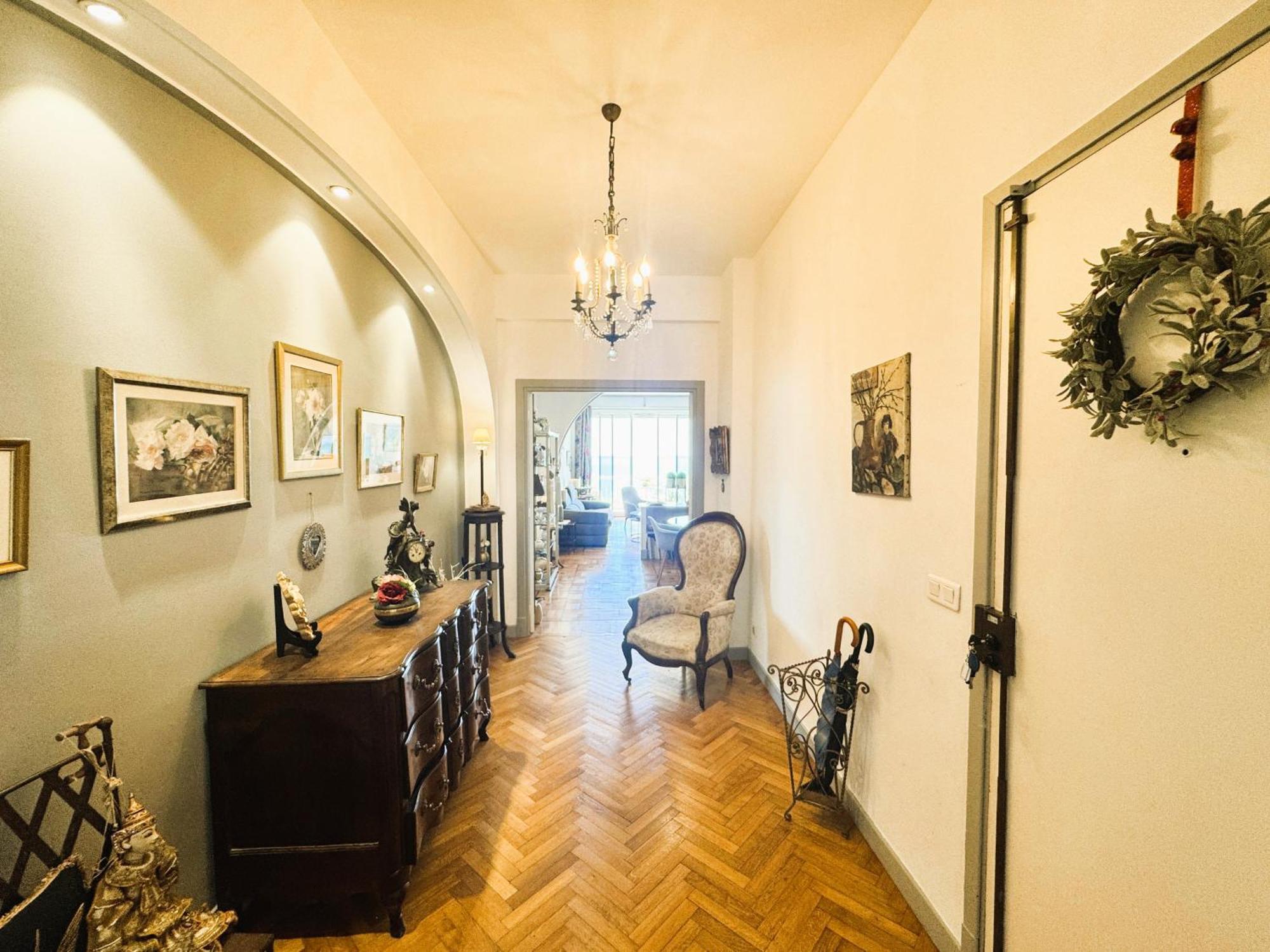 2 Pieces Avec Terrasse Et Vue Appartamento Nizza