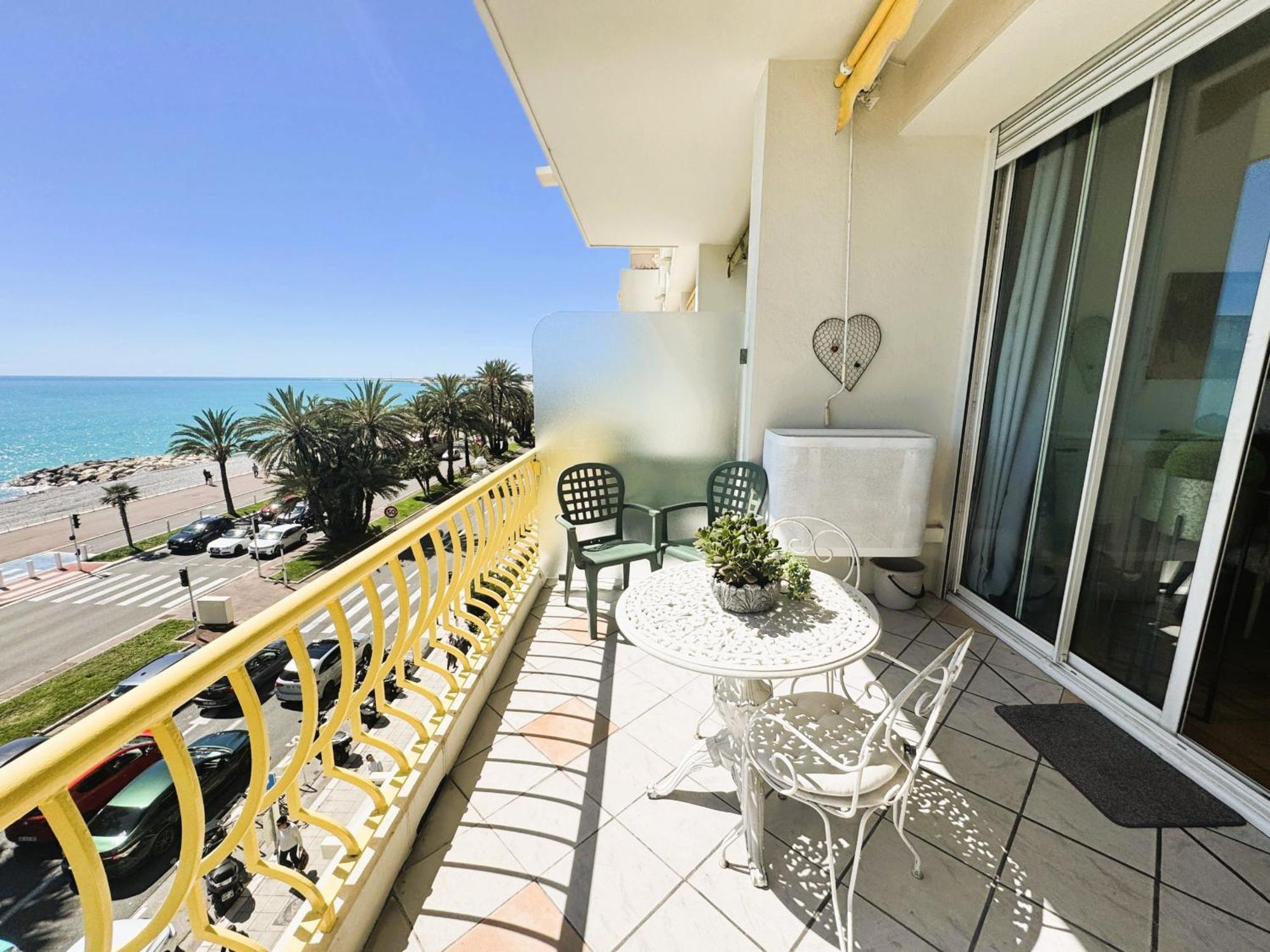 2 Pieces Avec Terrasse Et Vue * Nizza