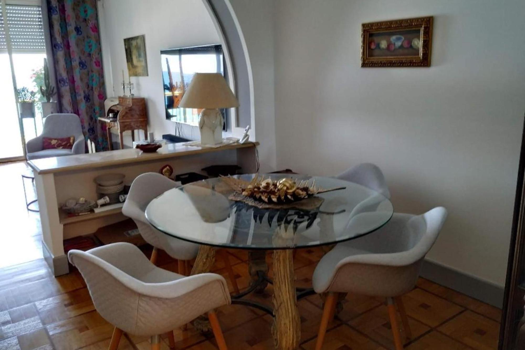 2 Pieces Avec Terrasse Et Vue